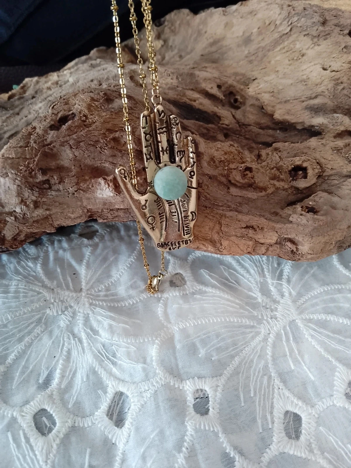 Collier main dorée talisman pierre d'amazonite naturelle – photo 3